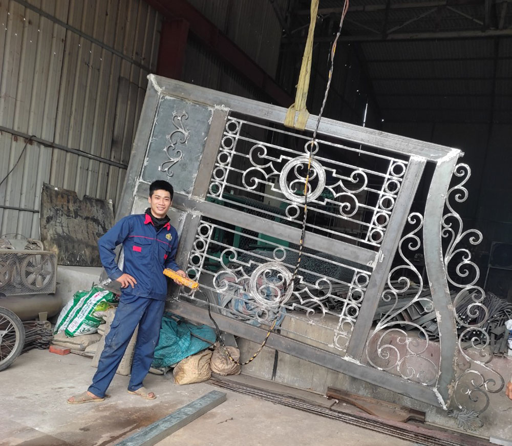 Đội ngũ thợ làm cửa sắt cổng sắt tại quận Tân Phú tphcm